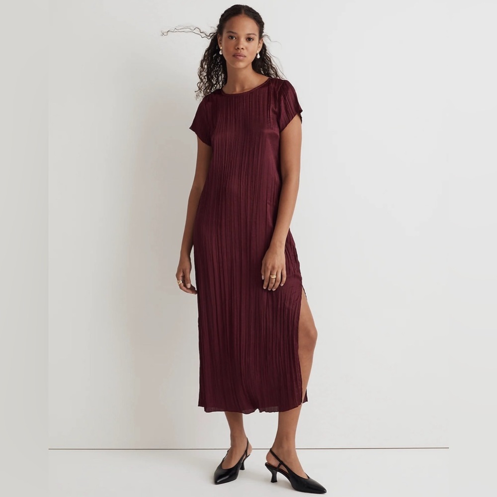 Madewell Short-Sleeve Slip Midi Dress in Plissé in Mulberry Wine Size M